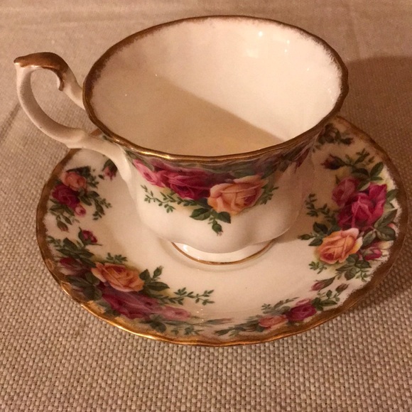 Royal Albert Other - Royal Albert Teacup & Saucer